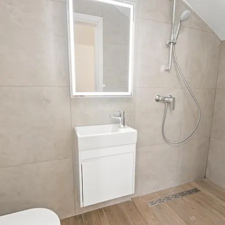 Casa Bella Vita - 3 Bedrooms,Large Private Swim Spa And Entertainment Room *