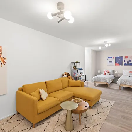 Casa Bella Vita - 3 Bedrooms,Large Private Swim Spa And Entertainment Room